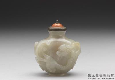 图片[2]-Jade flat snuff bottle with coiling dragon decoration, Qing dynasty, 18th-19th century-China Archive